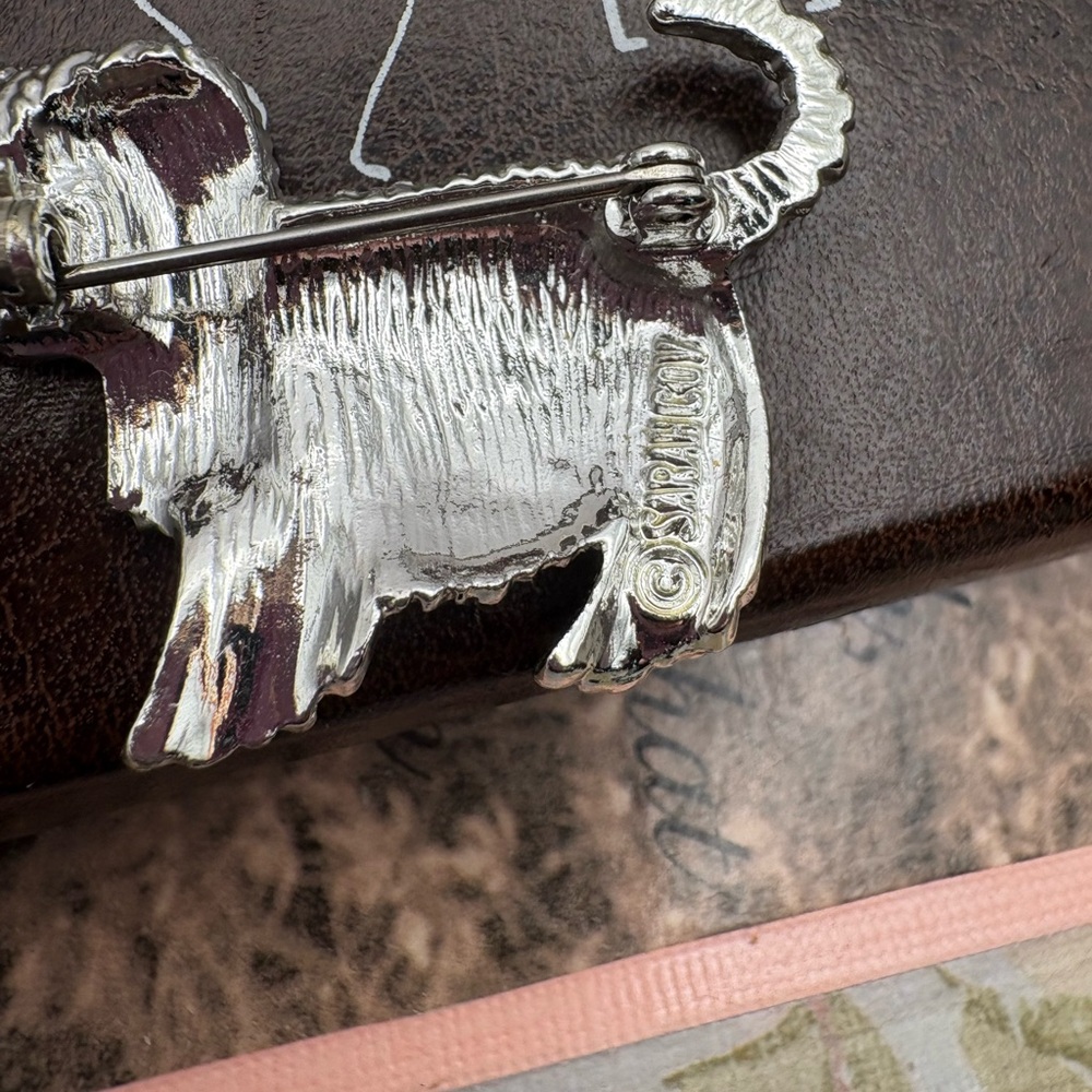 Vintage Sarah Coventry Shaggy Dog Brooch Silver Tone Animal Pin - Picture 4 of 5